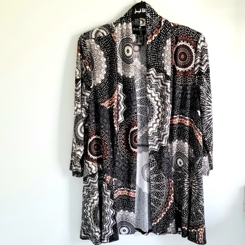 Frank Lyman design medallion pattern cardigan